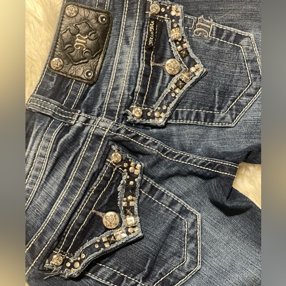 Miss Me jeans. Size: 24. Inseam: tag says 34" tape measure says 33” (see pic) - Picture 11 of 13